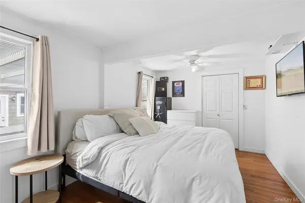 111 Oak LN, Amagansett, NY 11930