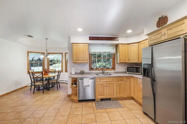 700 Oregon TRL, Pine Bush, NY 12566