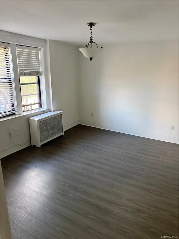 2620 Ditmars BLVD #2F, Astoria, NY 11105
