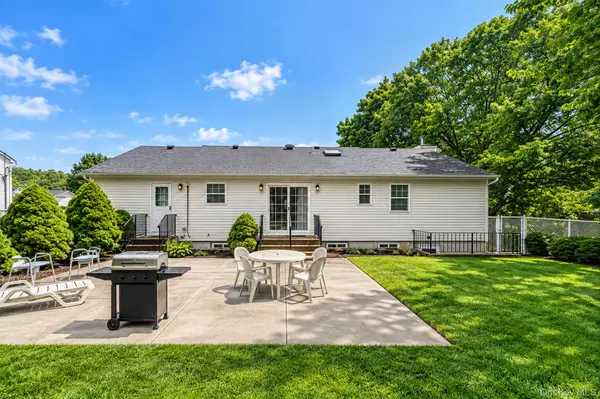 23 School ST, Lake Ronkonkoma, NY 11779