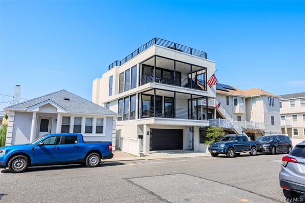35 Wyoming AVE, Long Beach, NY 11561