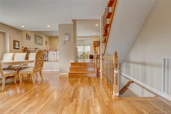 5703 Cloverdale BLVD, Oakland Gardens, NY 11364