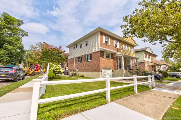 5703 Cloverdale BLVD, Oakland Gardens, NY 11364