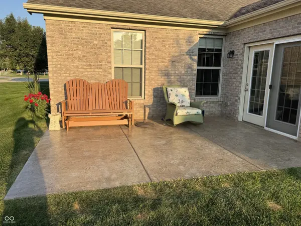 1392 Redstone DR, Avon, IN 46123