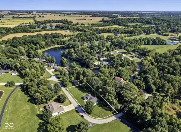 5739 Paradise DR, Martinsville, IN 46151