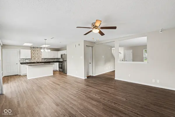6921 Maywood CIR, Avon, IN 46123