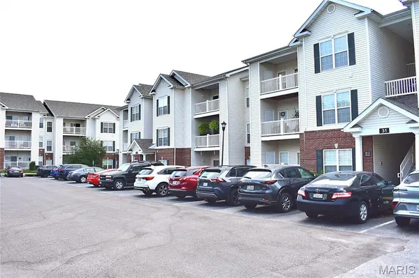 31 Kassebaum LN #304, St Louis, MO 63129