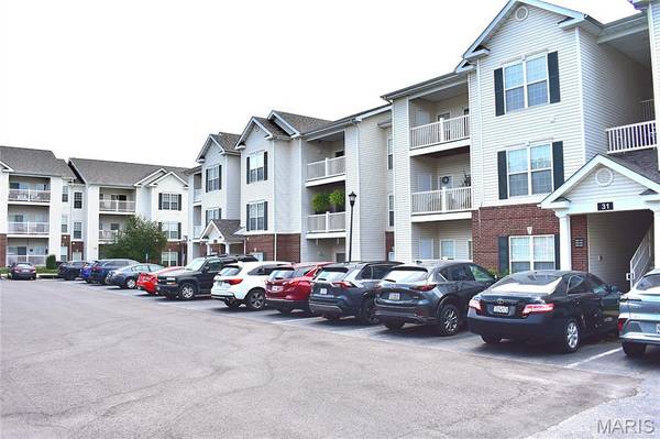 31 Kassebaum LN #304, St Louis, MO 63129