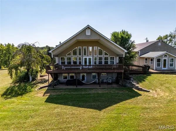 1845 Flottmann RD, Gerald, MO 63037