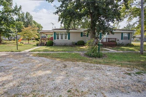 220 W Washington ST, Medora, IL 62063