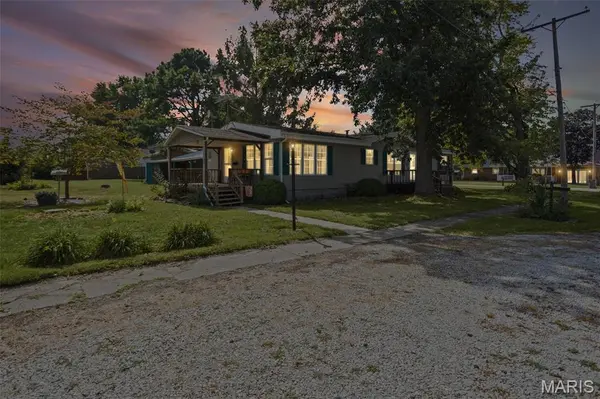 220 W Washington ST, Medora, IL 62063