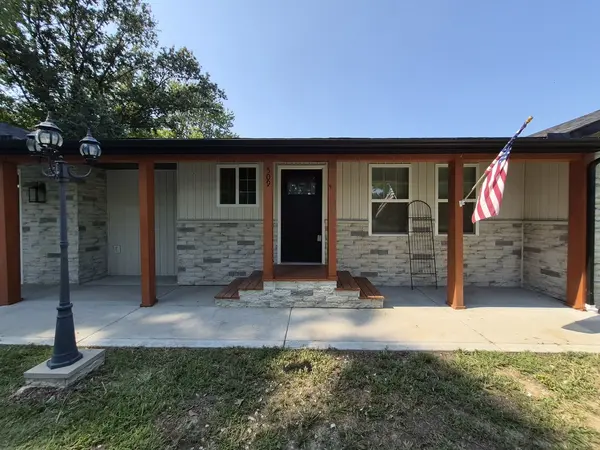 509 W Maple ST, Buckner, IL 62819