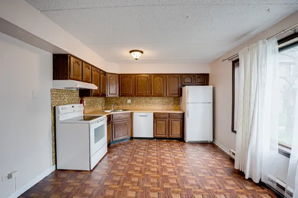 611 N Briar Hill LN #1, Addison, IL 60101