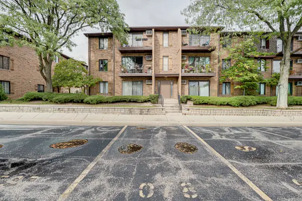 611 N Briar Hill LN #1, Addison, IL 60101