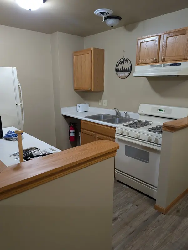 325 Clark ST #2G, Utica, IL 61373