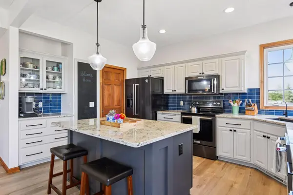 7432 Whitehall RD, Shakopee, MN 55379