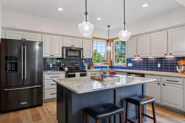 7432 Whitehall RD, Shakopee, MN 55379