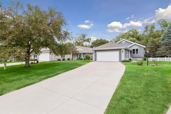 5734 Heather Ridge DR, Shoreview, MN 55126