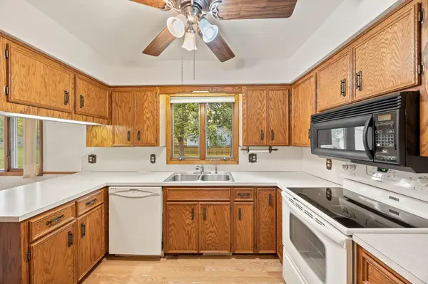 318 Stoney Point RD SW, Hutchinson, MN 55350