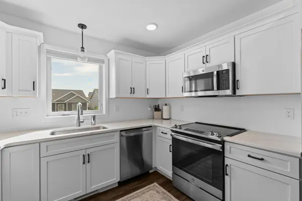 6037 Sandstone ST NW, Rochester, MN 55901