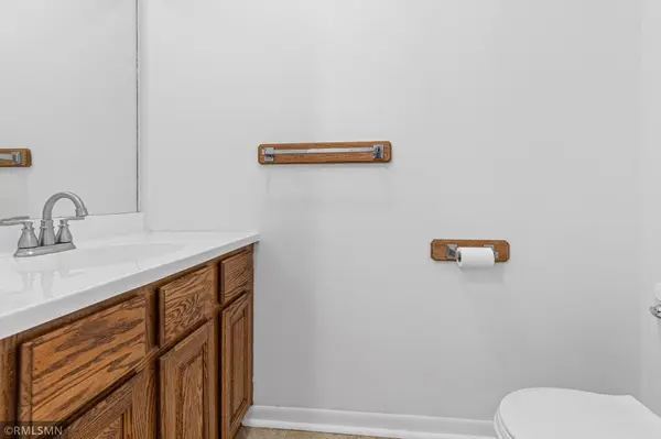 453 Hunter Hill RD, Hudson, WI 54016