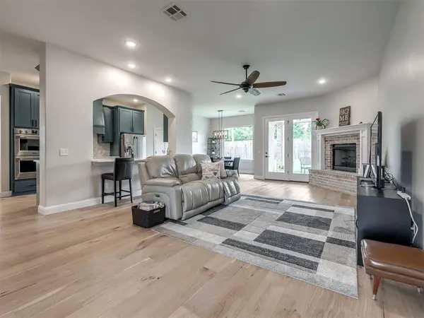 10608 NW Emily CIR, Oklahoma City, OK 73120