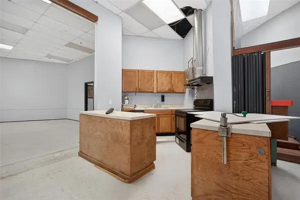 6009 NW Expressway ST, Oklahoma City, OK 73132