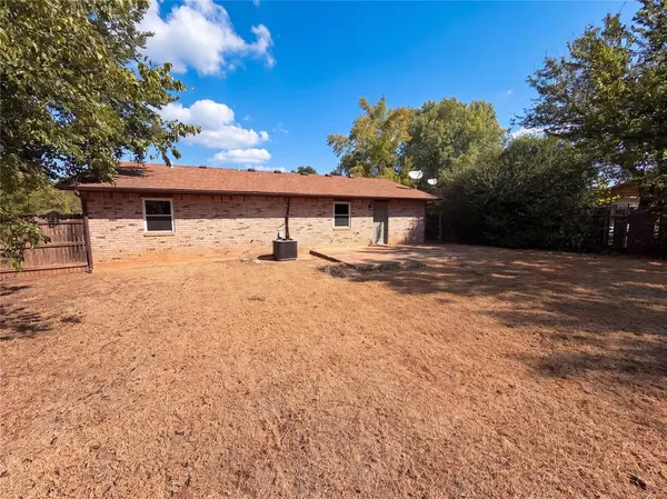 510 Holsey DR, Noble, OK 73068