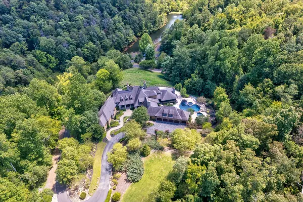255 Villa Segrata North Ridge Rd, Sevierville, TN 37876