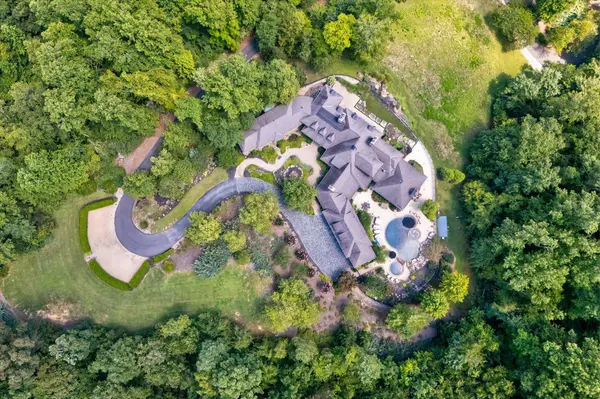 255 Villa Segrata North Ridge Rd, Sevierville, TN 37876