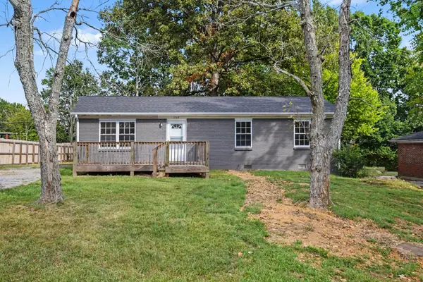 1706 Woodside Dr, Springfield, TN 37172