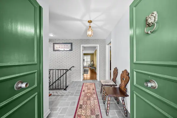 612 Deepwood Dr, Hopkinsville, KY 42240