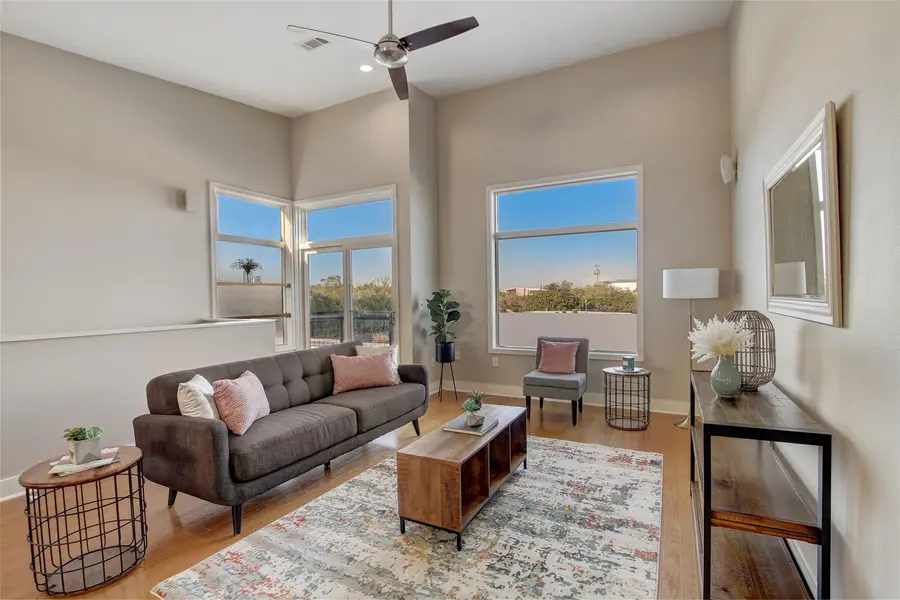 1702 S Lamar BLVD #11, Austin, TX 78704