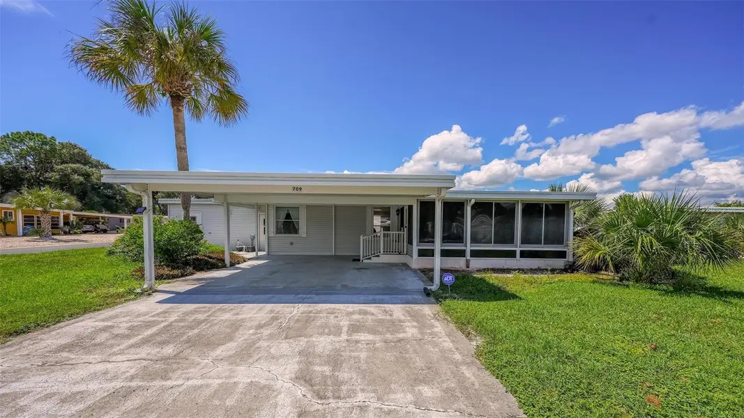 709 BENGAL AVE, Tavares, FL 32778