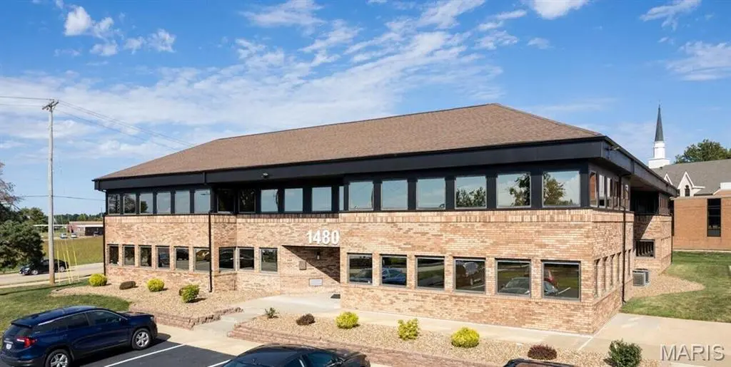 1480 Woodstone DR #202-203, St Charles, MO 63304