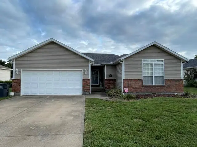 1010 Abby LN, Pittsburg, KS 66762