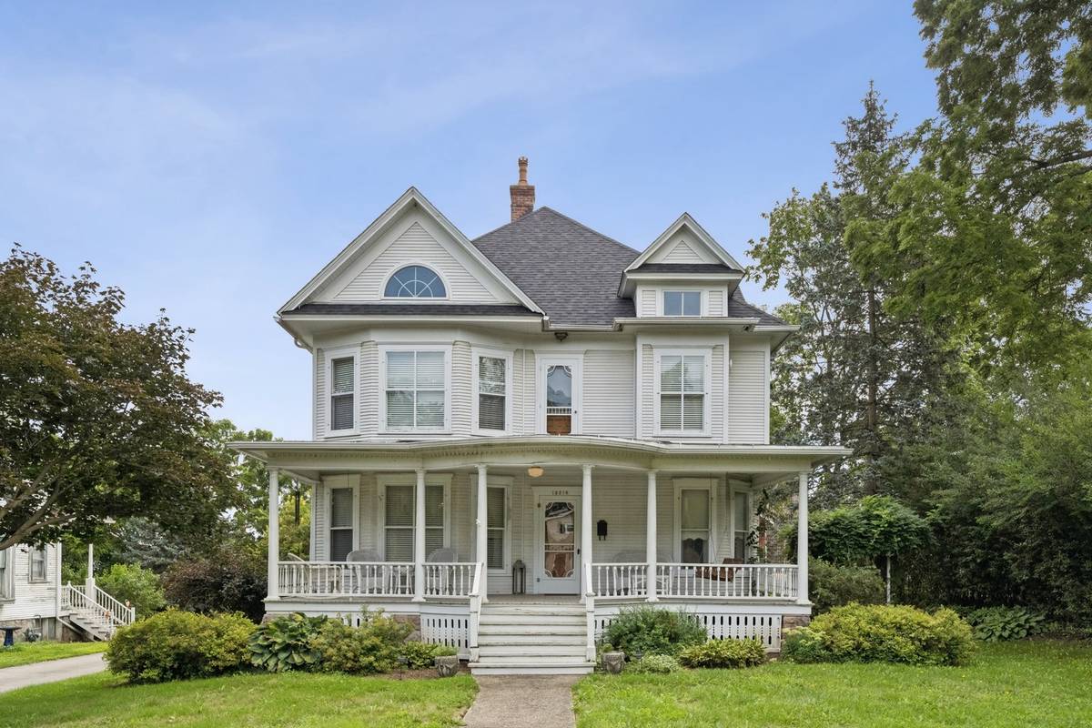 10216 Main ST, Hebron, IL 60034