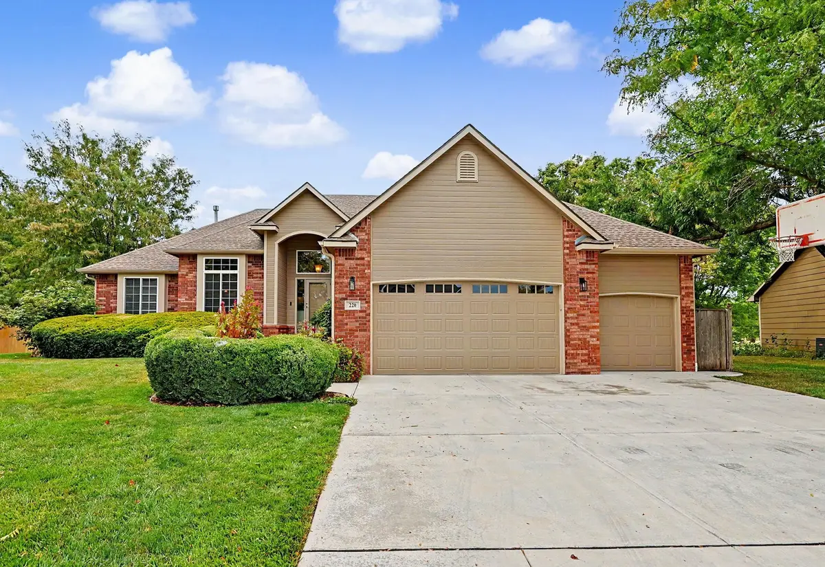 220 N Bent Tree, Andover, KS 67002