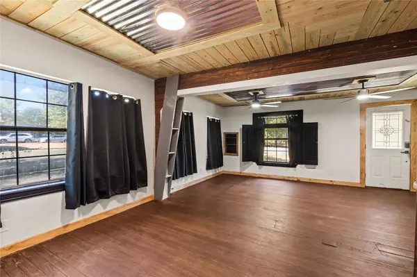 808 N Main Street, Kemp, TX 75143