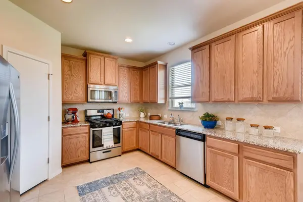 467 Twisted Oaks LN, Buda, TX 78610