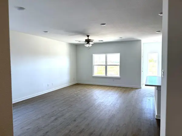 612 Quail Convey DR, Jarrell, TX 76537