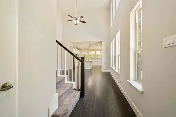 1050 Kenney Fort XING #17, Round Rock, TX 78665