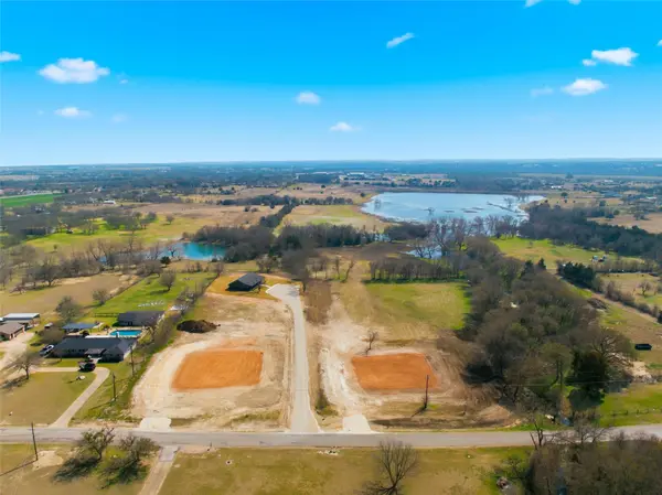 2303 Pilgrim LN, Lorena, TX 76655