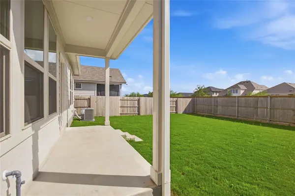 25617 Flora Bella LN, Elgin, TX 78621