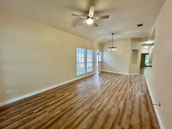 8710 Weiser DR #A, Austin, TX 78729
