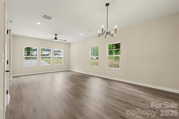 112 E Hilltop DR, Gastonia, NC 28054
