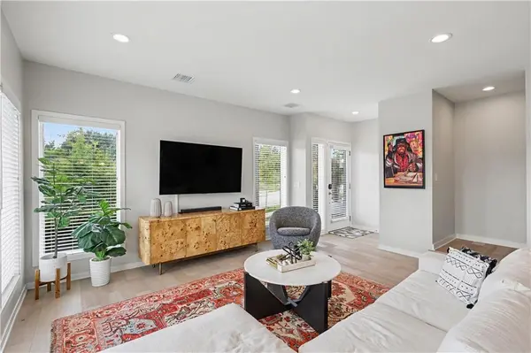 1338 E 23rd ST, Kansas City, MO 64108