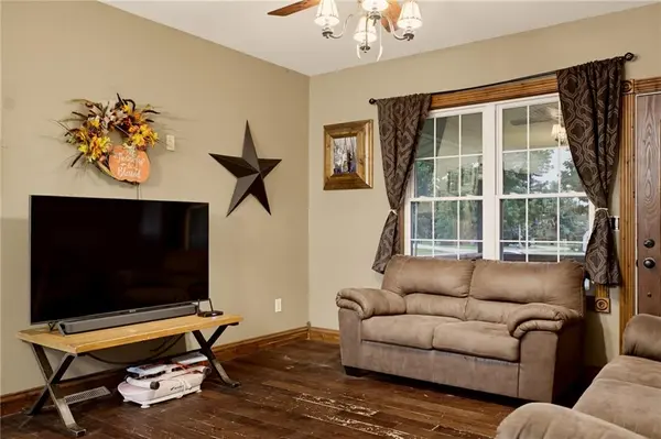 605 E Crandall ST, Meadville, MO 64659