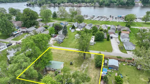 11801 Lookout DR, Monticello, IN 47960