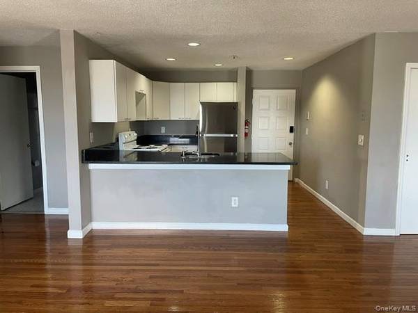 202 Main ST ##210, Port Jefferson, NY 11777